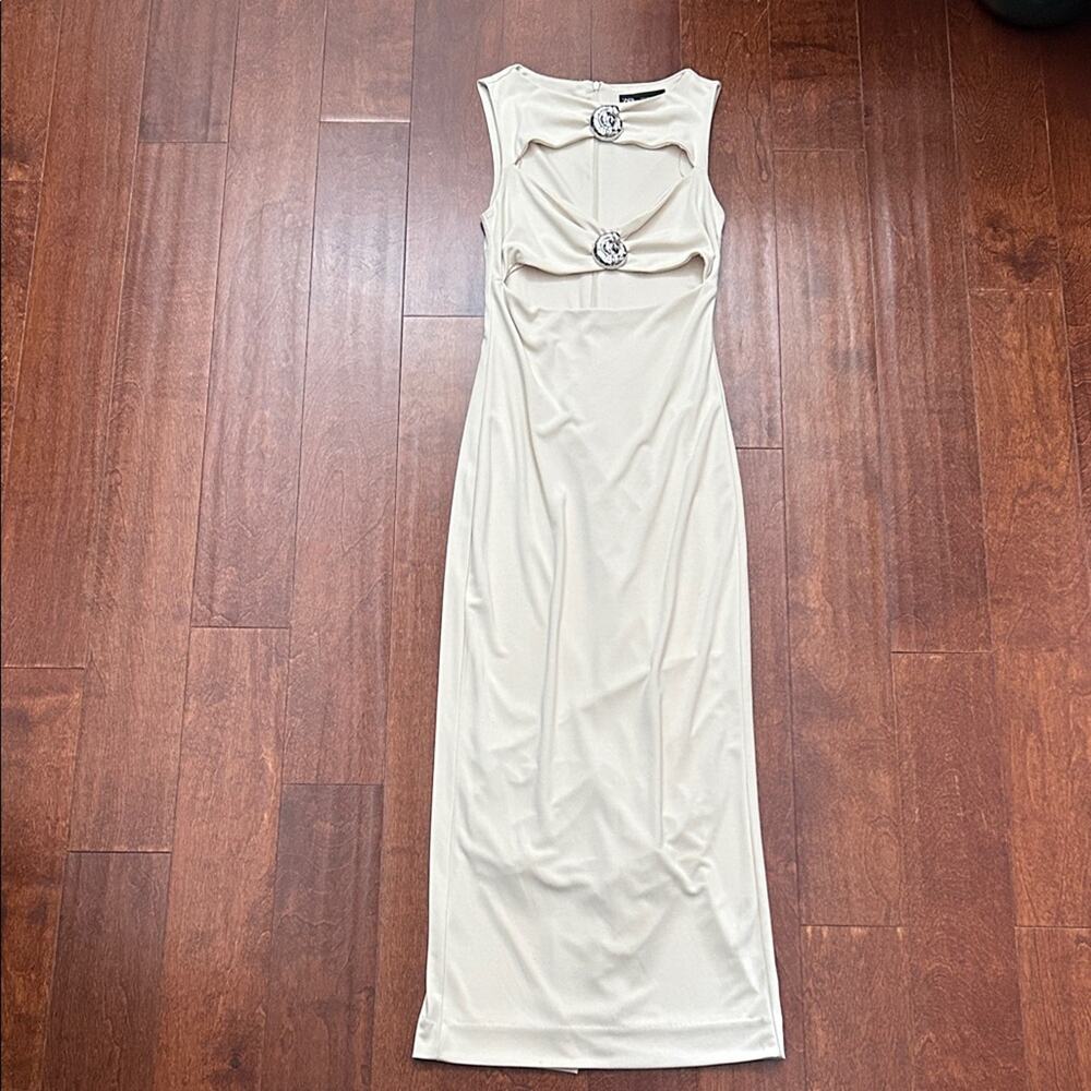 Zara Cream Midi Cutout Dress, Silver Metal Conch Shell Detailing, Size Small - Picture 4 of 15